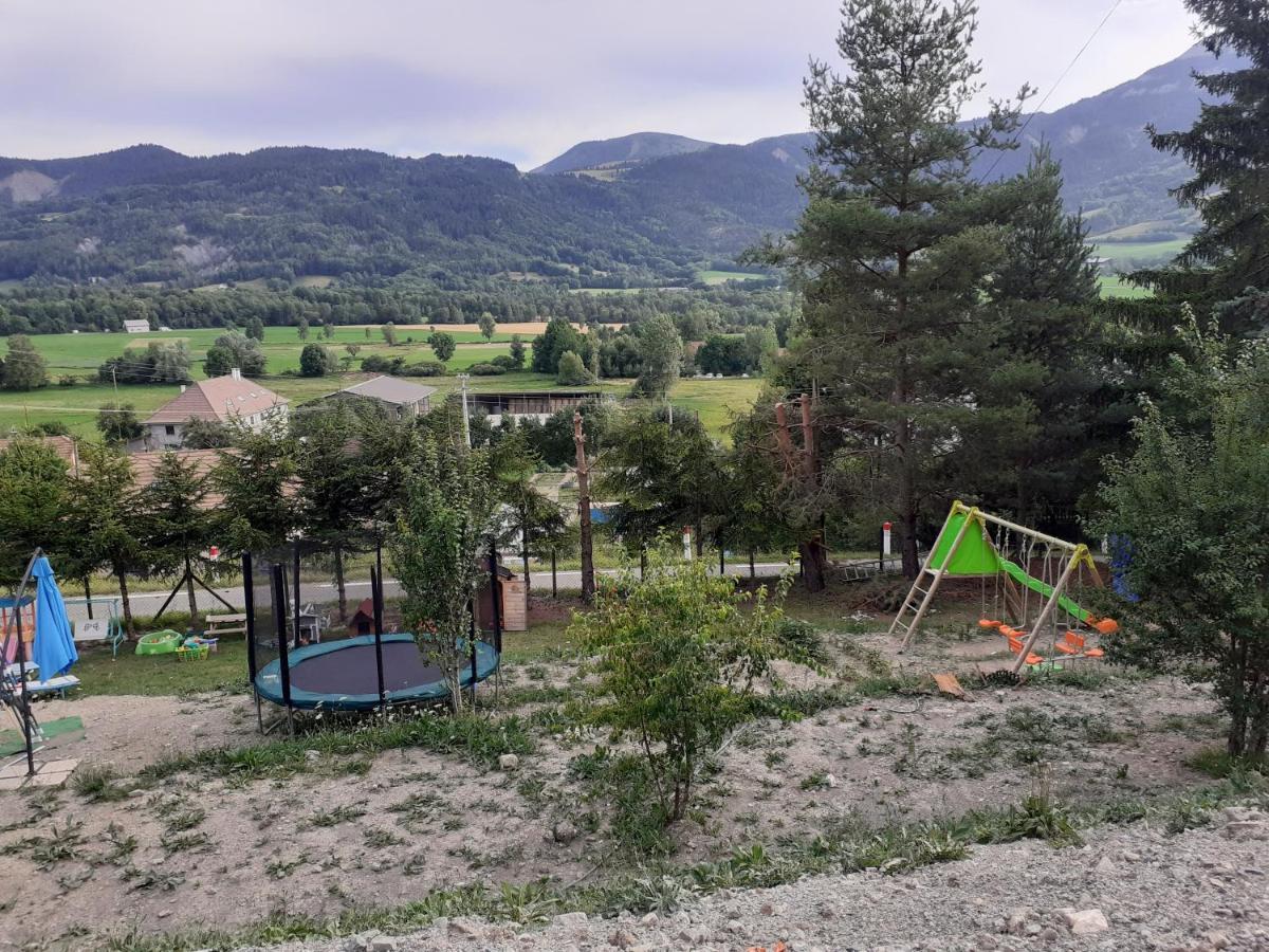 Mon Ecrin De Nature Rez De Jardin Seyne Luaran gambar